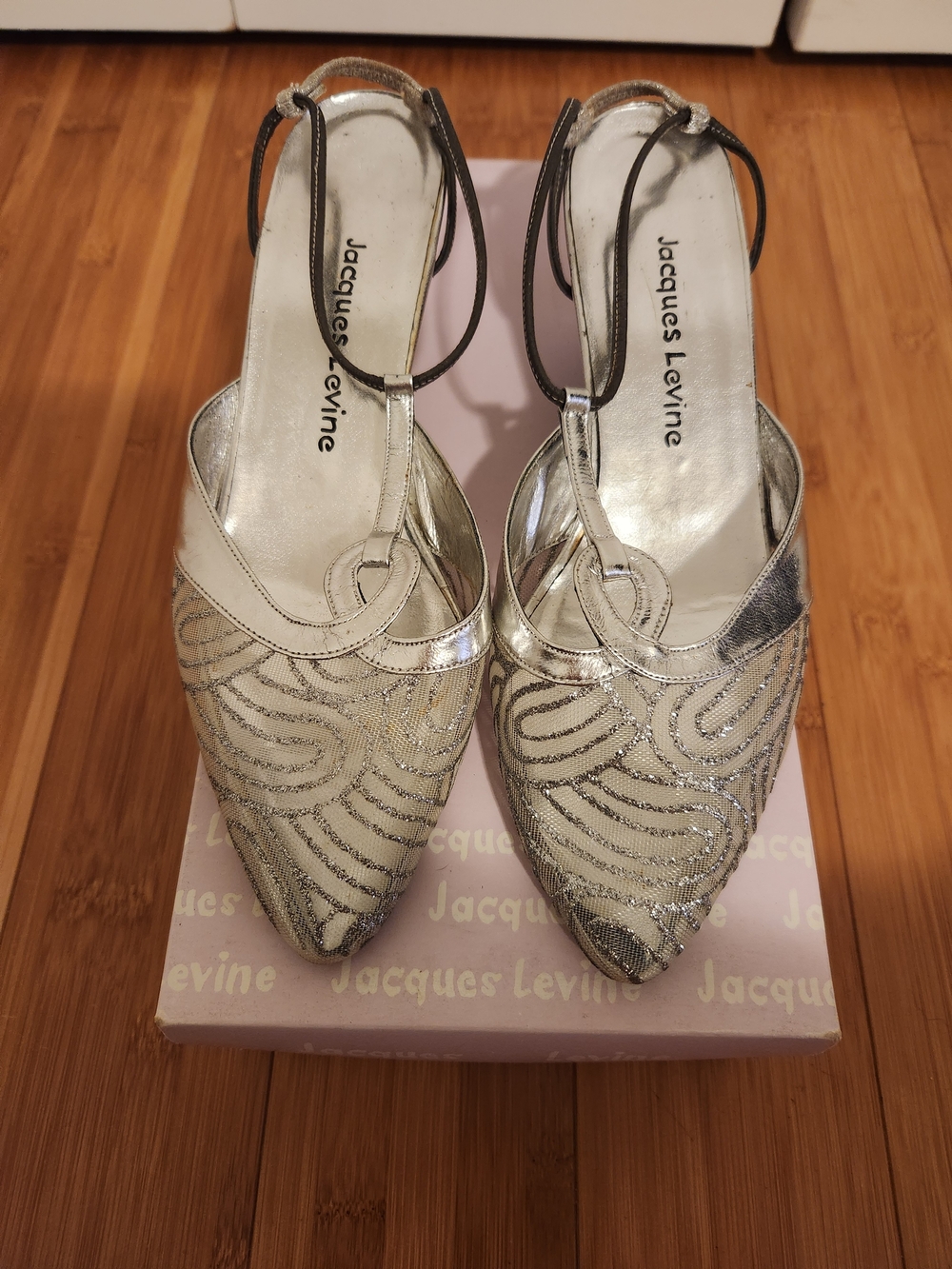 Vintage Jacques Levine Surrey Silver Pointed Slingback Kitten Heels, Size 7.5